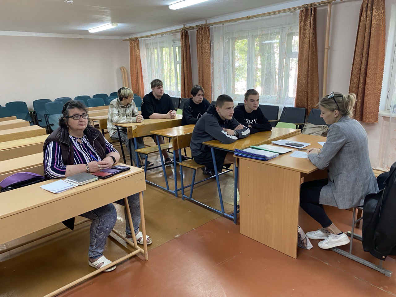 Консилиум в строительном колледже